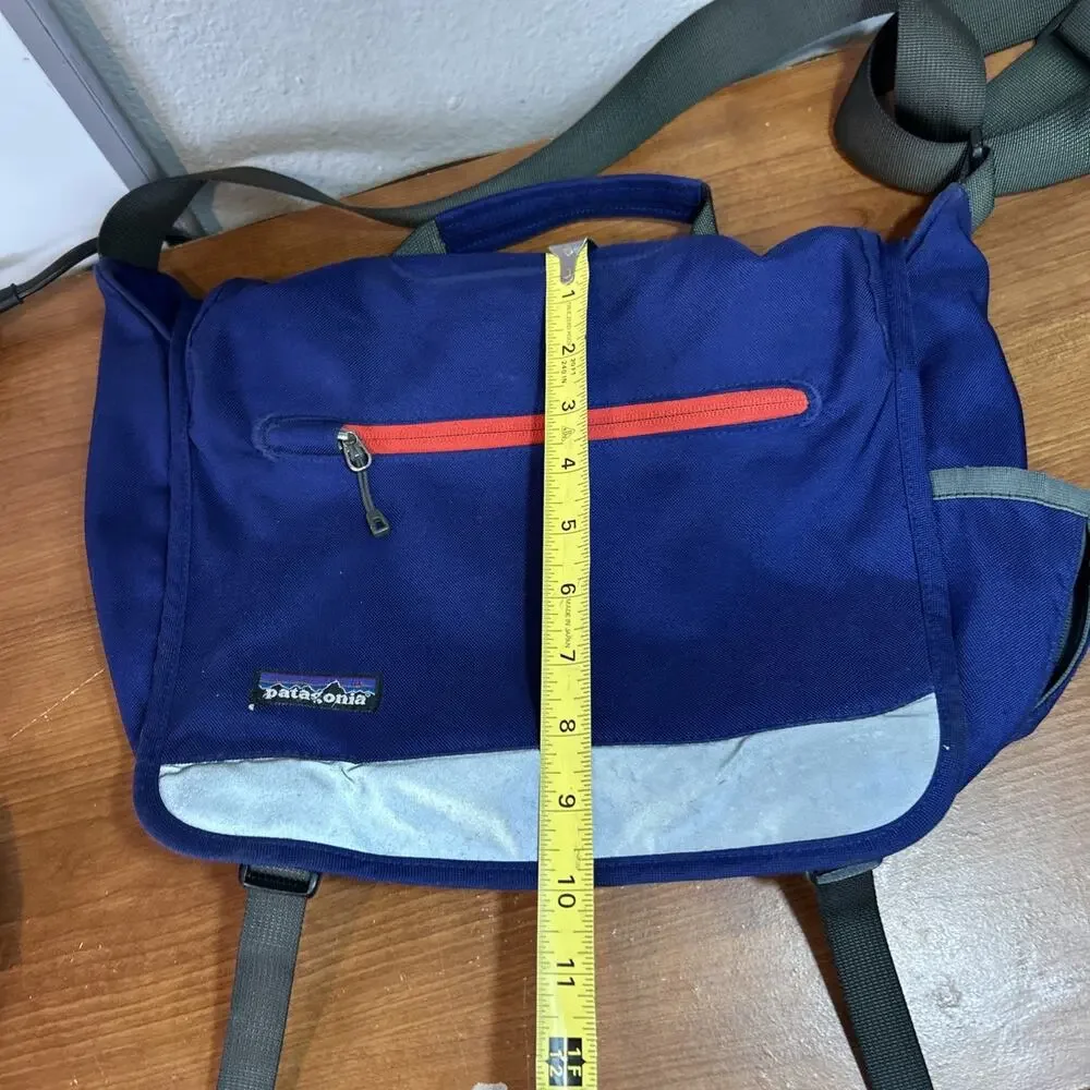 Patagonia Critical Mass Messenger Bag and Laptop Case Blue/Red Zipper